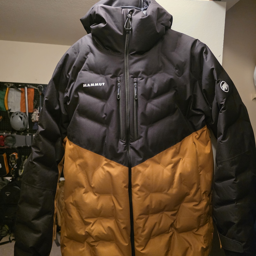 Mammut Men's Black and Tan Puffer Jacket